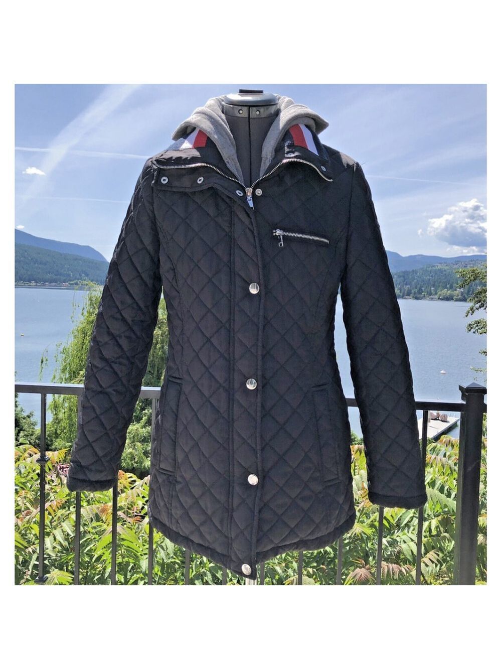 Size XS Tommy Hilfiger Women’s Quilted Puffer Jacket Lined Removable Hood CN - Picture 1 of 16
